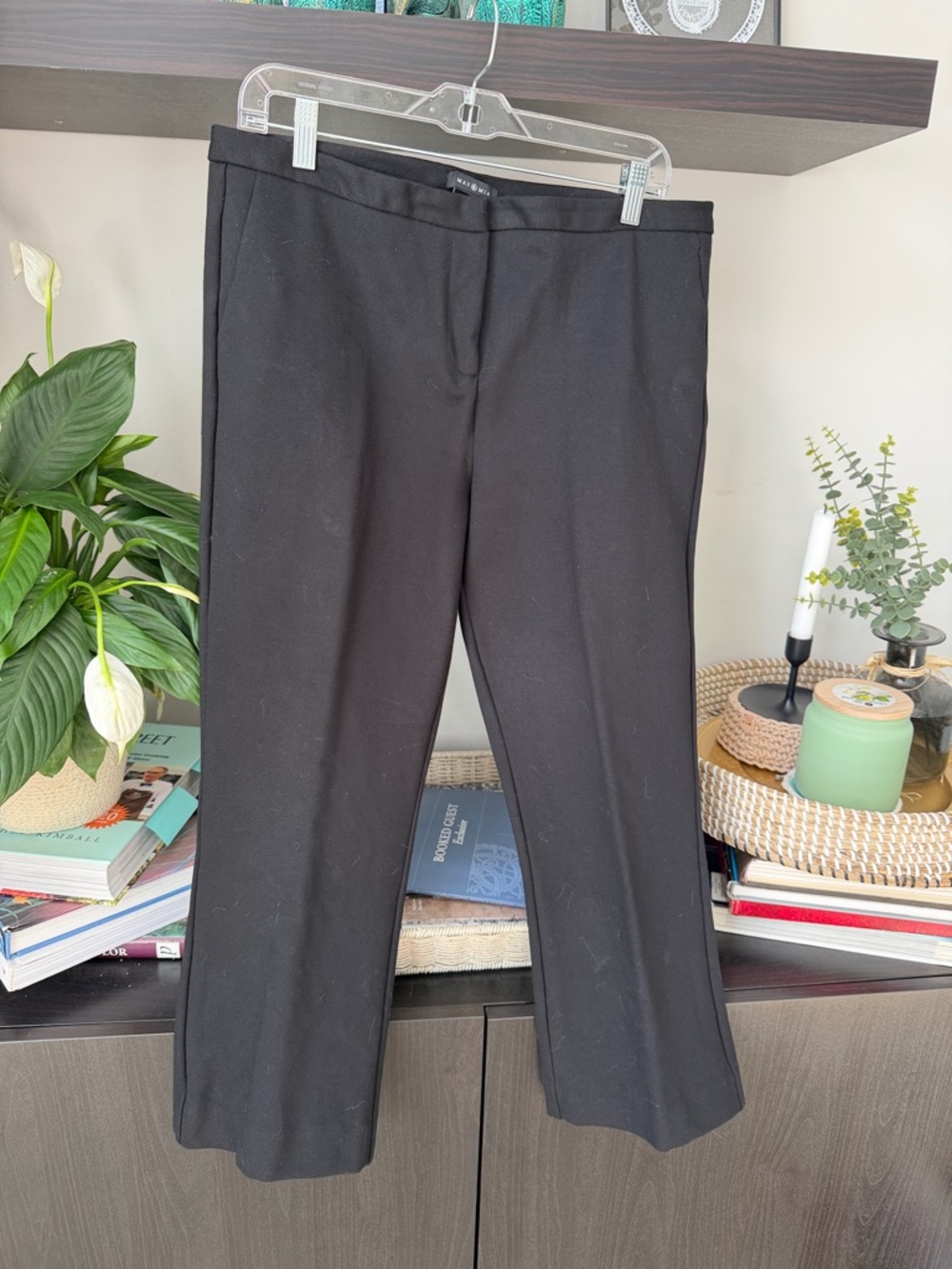 Max &Mia Black Cropped Straight-Leg Dress Pants in Size Large